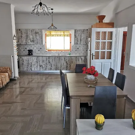 Aroma Cavas Apartment Pýrgos